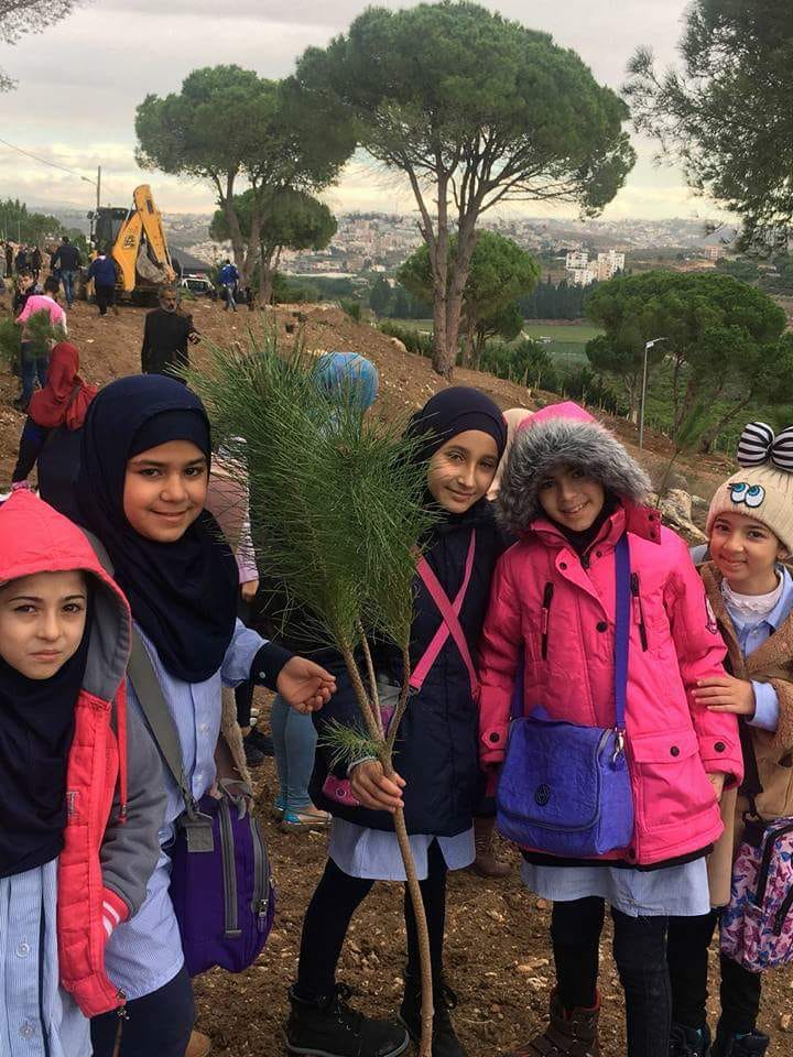 تعلن ثانوية تيروس بفرعيها الإنكليزي والفرنسي عن إستمرار التسجيل للعام الدراسي القادم 2018-2019